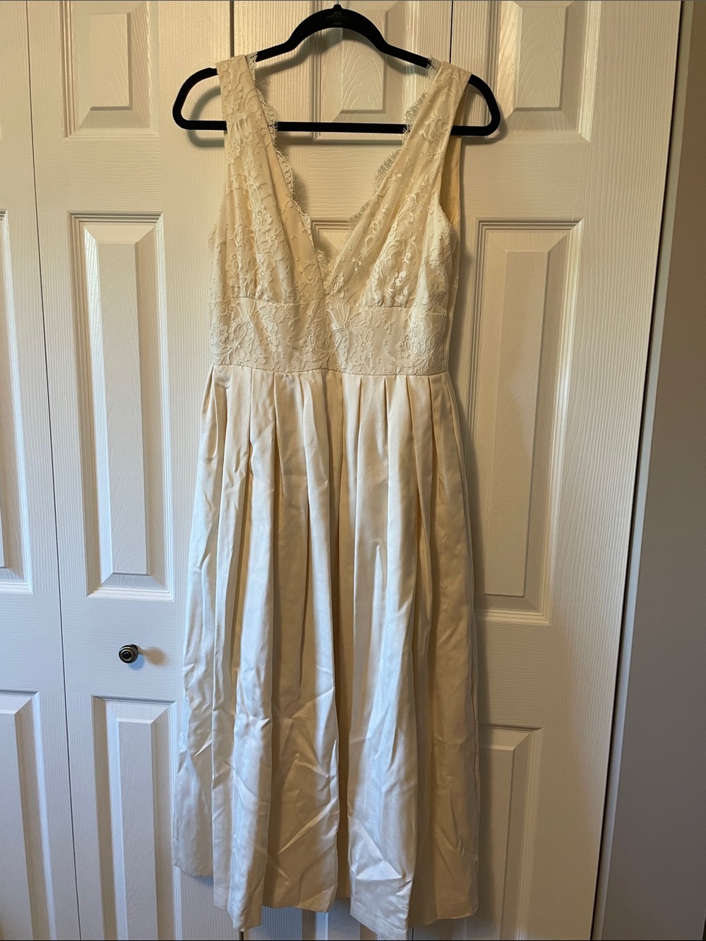 Ivory Lace V-Neck Midi Dress